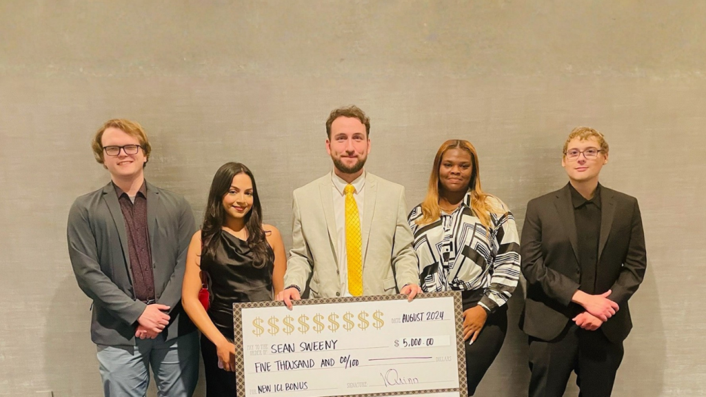 Celebrating Wins Together: Recognition and Success at John Edwards Inc